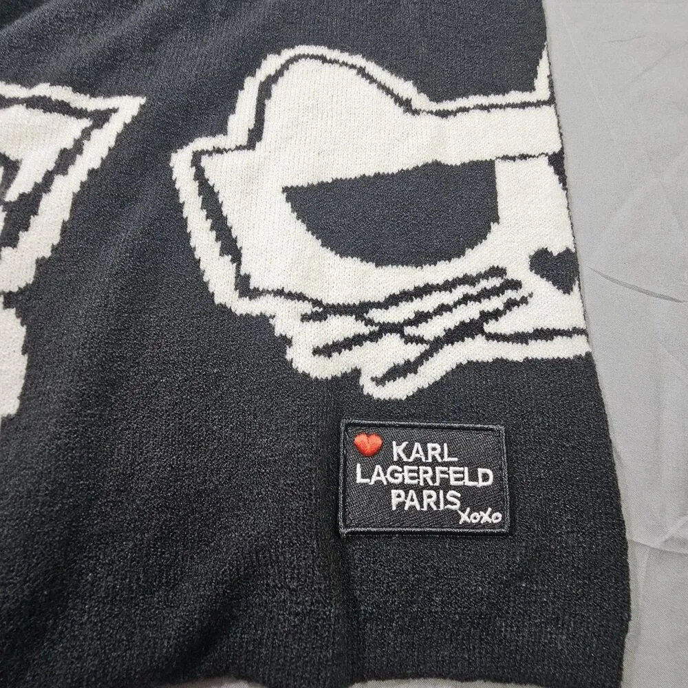 Karl Lagerfeld Paris reversible scarf cat